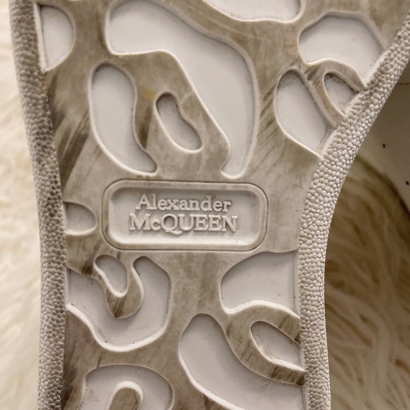 SOLD!! Alexander McQueen sneakers - Picture 8 of 11